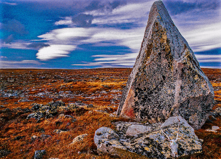 Sacred Stone of Laps, Terbmisseita 1999 © Risto Lounema Suomen kansan pyhät paikat